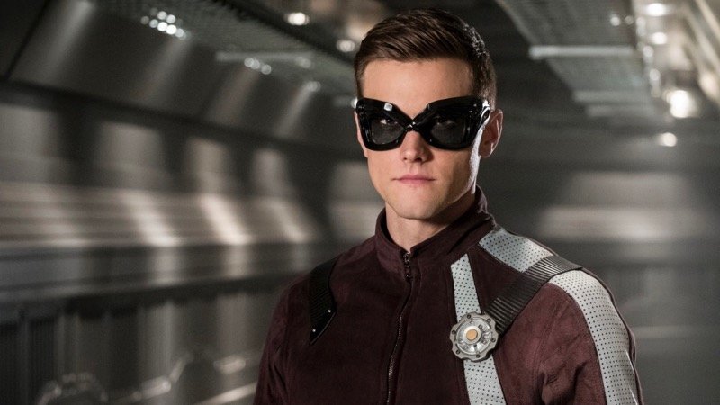 Elongated Man Gets a Proper Costume in New Flash Photos