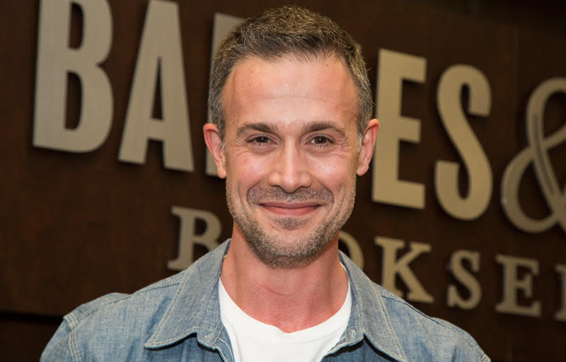 Freddie Prinze Jr. and David Flynn to Star in I Mom So Hard Pilot