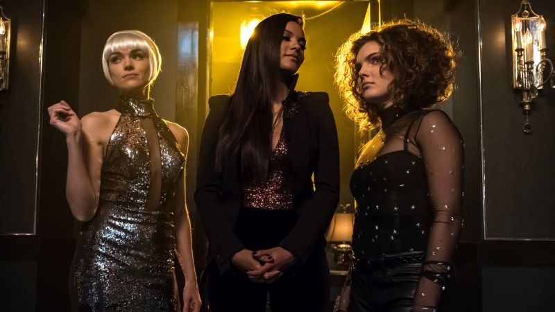 Gotham Midseason Premiere Photos: Pieces of a Broken Mirror