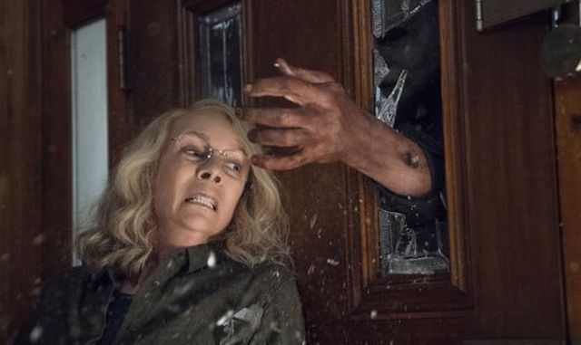 Michael Myers Returns in New Photos from Halloween!