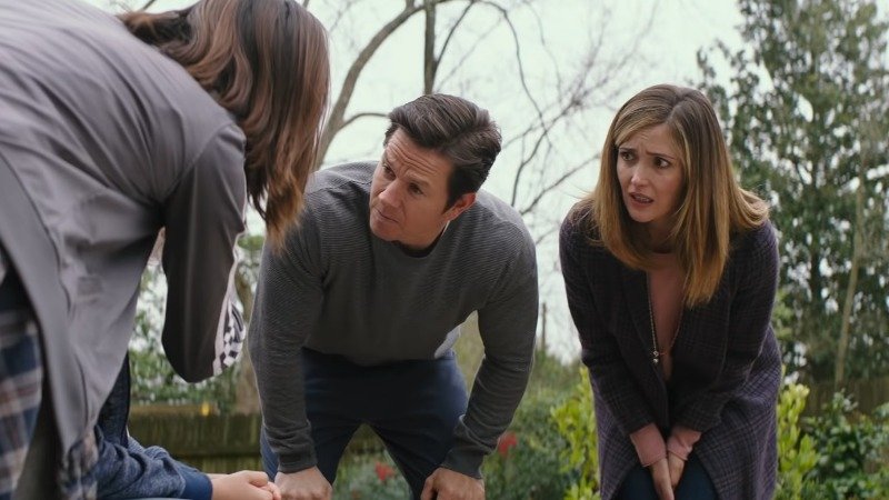 Instant Family: First Look at Mark Wahlberg, Rose Byrne Comedy