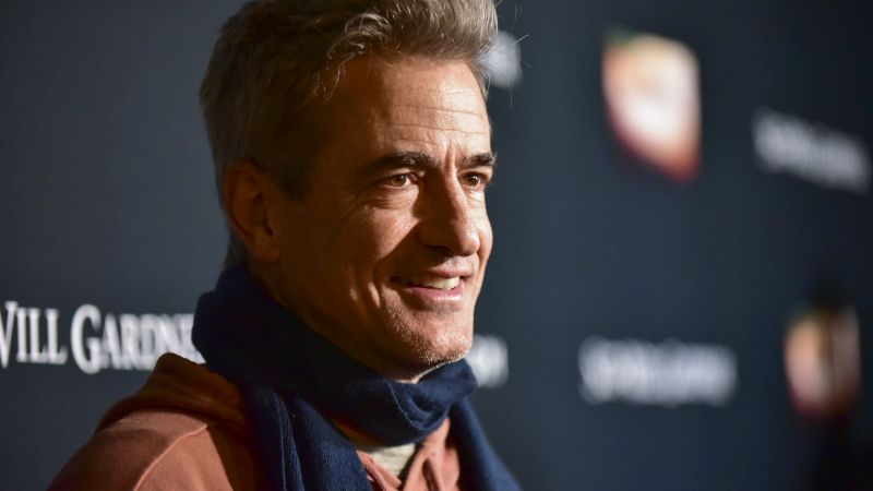 Comedy 2 Men and A Pig Lands Dermot Mulroney as Lead