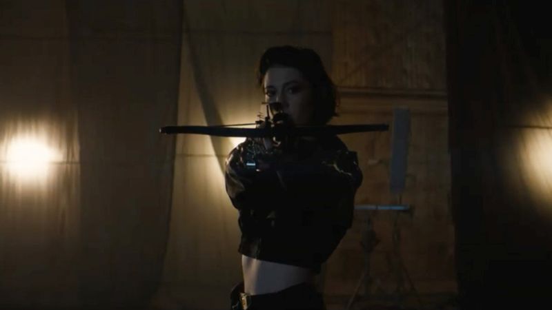 Mary Elizabeth Winstead Calls Birds of Prey 'Genuinely Funny and Weird'