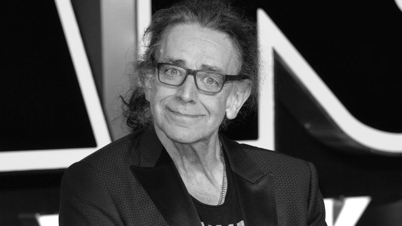 Star Wars Actor Peter Mayhew Passes Away at 74