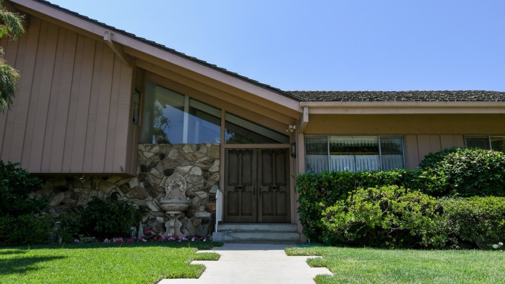 Who Bought The Brady Bunch House