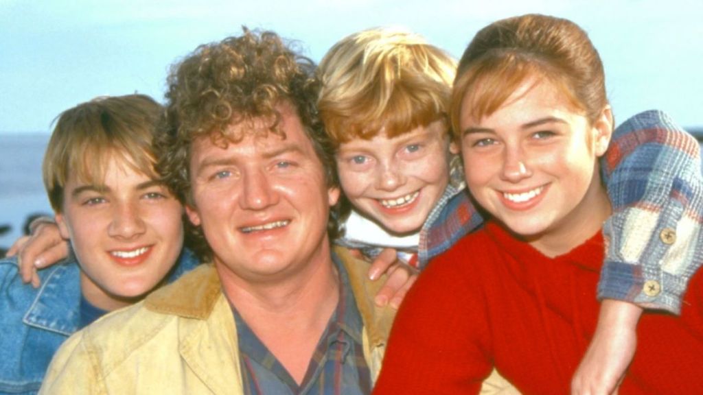 Round the Twist Season 4 Streaming: Watch & Stream Online via Amazon Prime Video