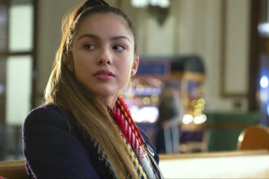 olivia-rodrigo-louis-partridge-dating-relationship-age-difference