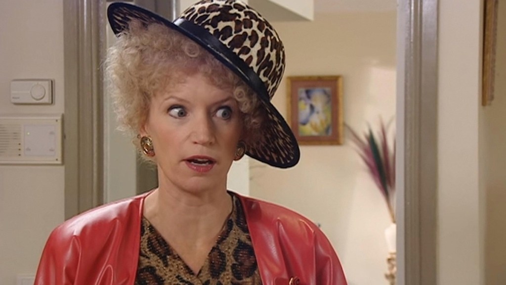 Kath & Kim Season 3 Streaming: Watch & Stream Online via Netflix