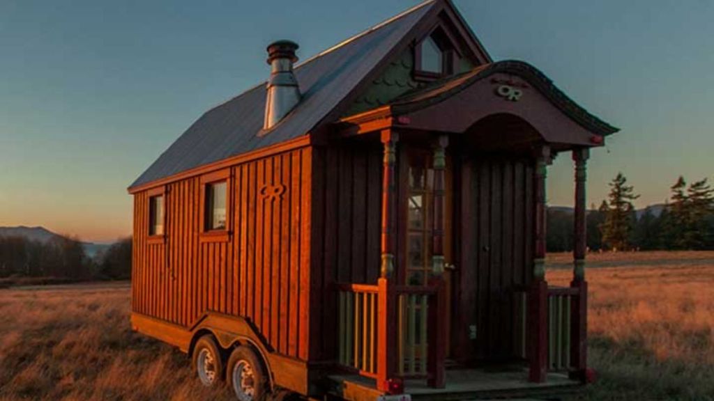 Tiny House Hunting Season 3 Streaming: Watch & Stream Online via Hulu