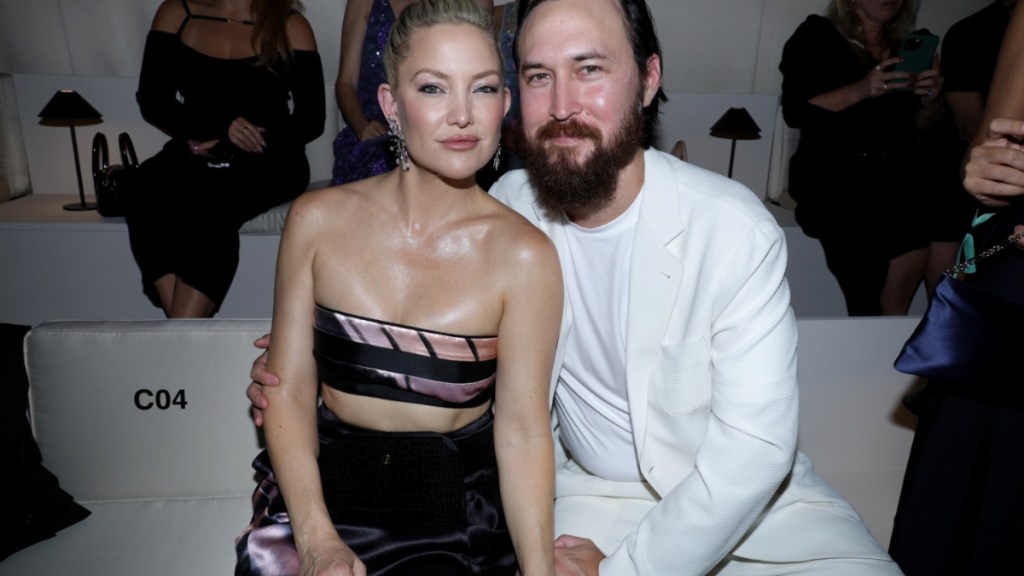 Who Is Kate Hudson Dating Now? Boyfriend & Husband Timeline