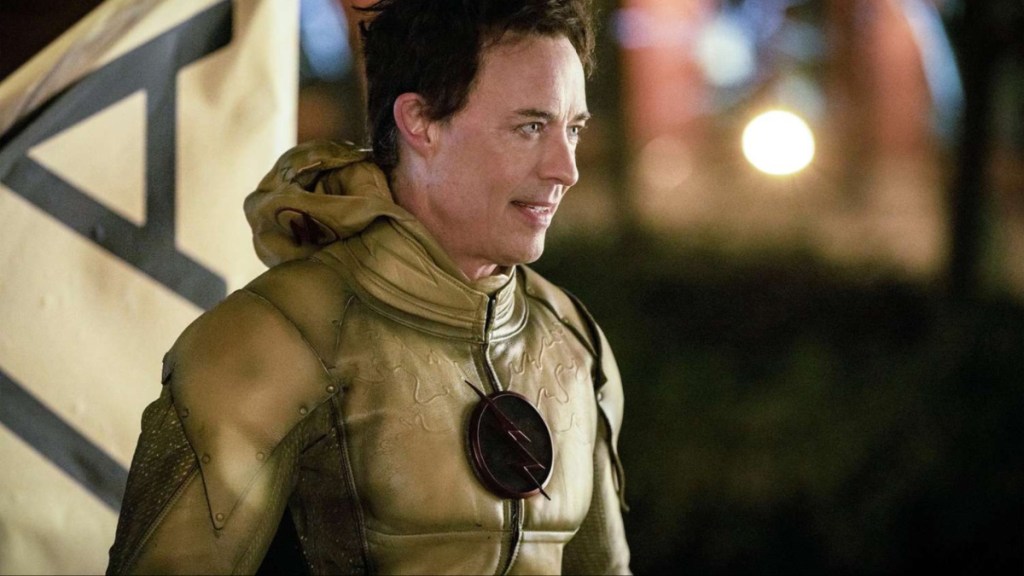 Superman Lois Season 4 cast finale Tom Cavanagh return reverse flash