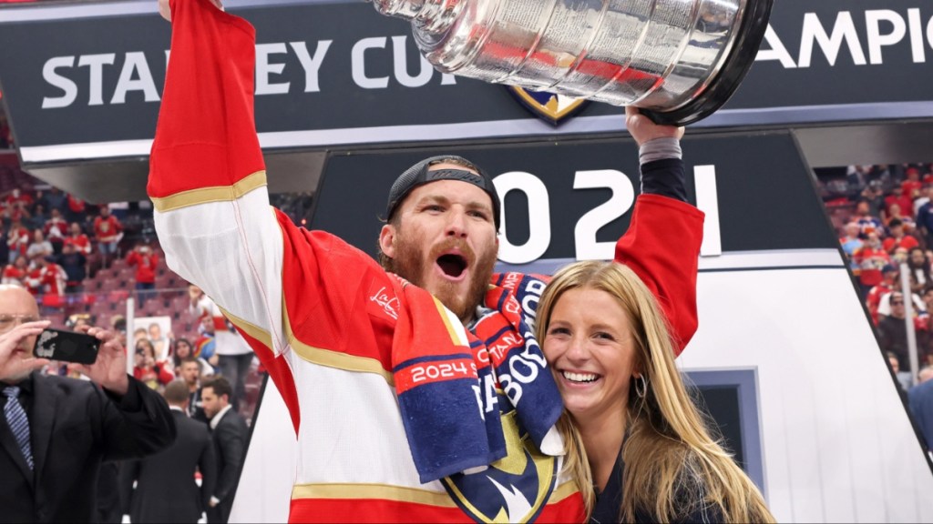 Matthew Tkachuk girlfriend Ellie Connell married fiancee