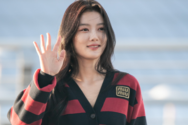 Kim Yoo-Jung in Dear X Webtoon-based K-drama