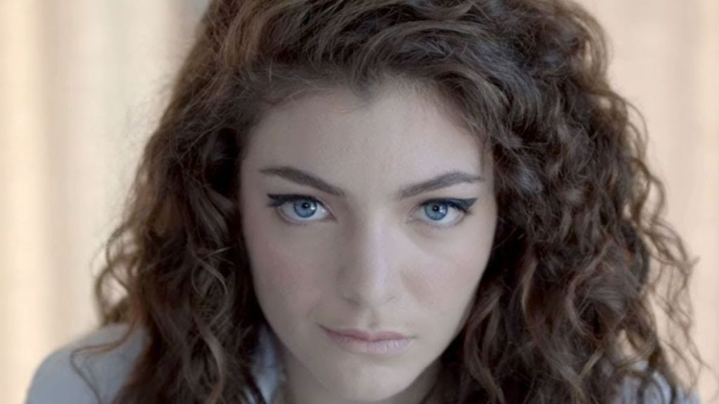What Happened to Lorde's Instagram? Black Eye Pictures Explained
