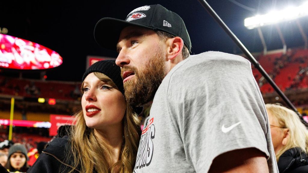 Here's What Travis Kelce Said About Taylor Swift's TEU Performance