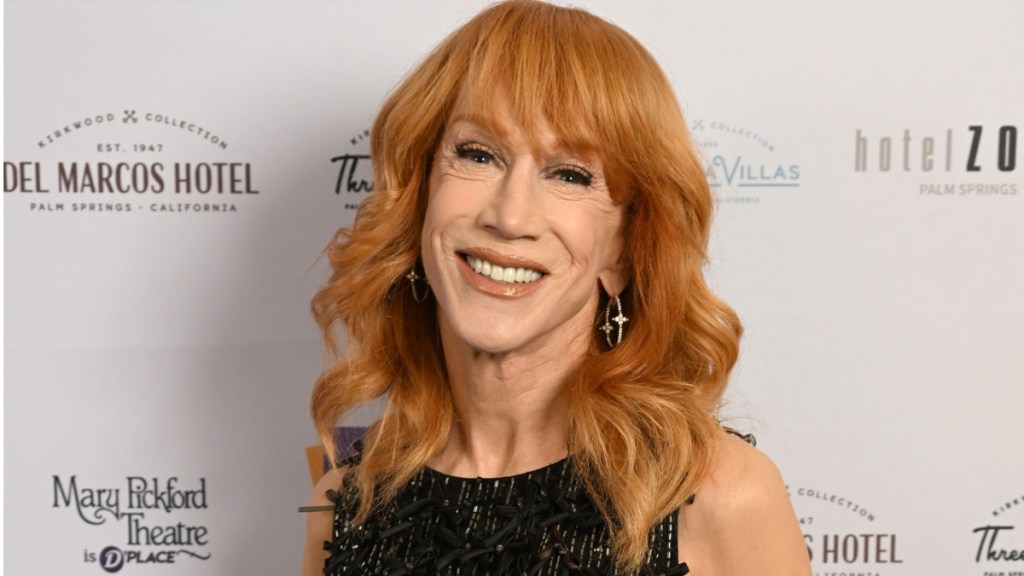 'Kathy Griffin No Makeup' Trends Amid Actor's LA Outing