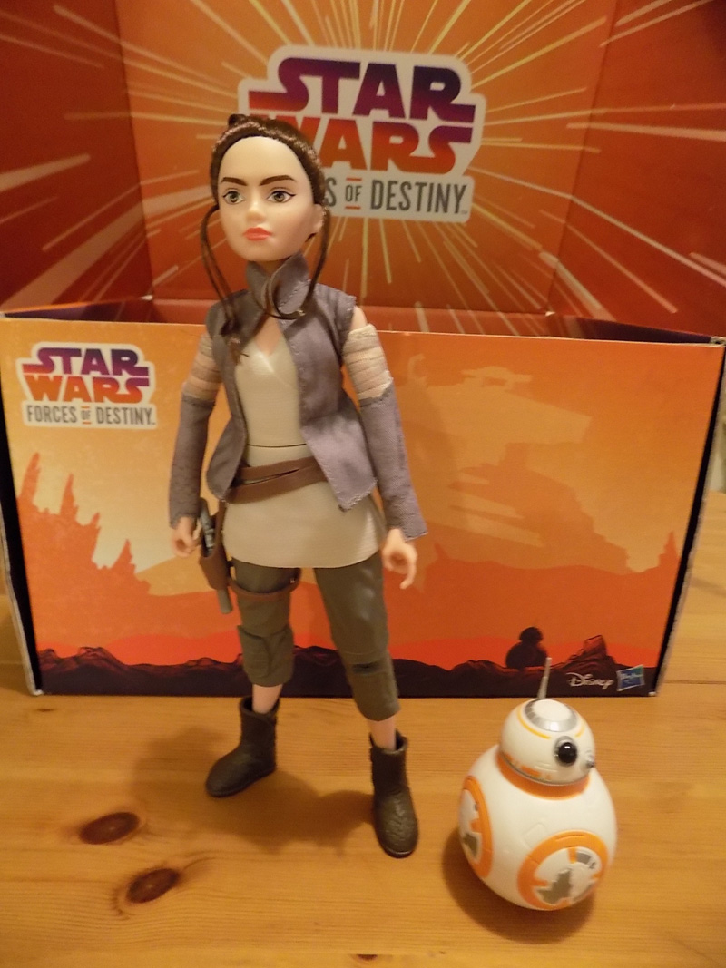 Hasbro's Star Wars Forces of Destiny Unboxing