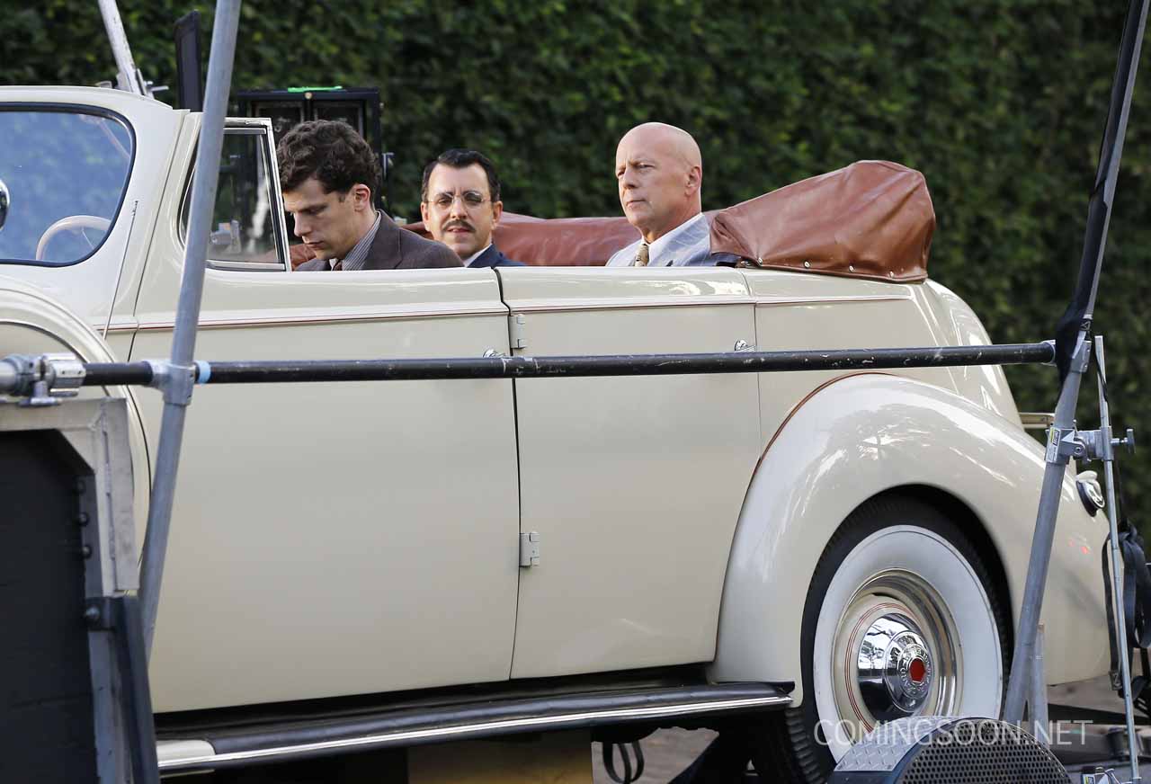 Bruce Willis and Jesse Eisenberg on Woody Allen Set