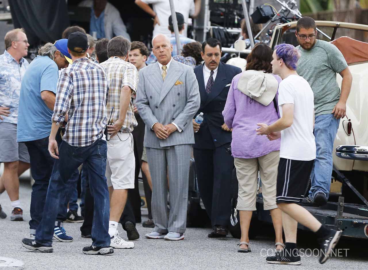 Bruce Willis and Jesse Eisenberg on Woody Allen Set