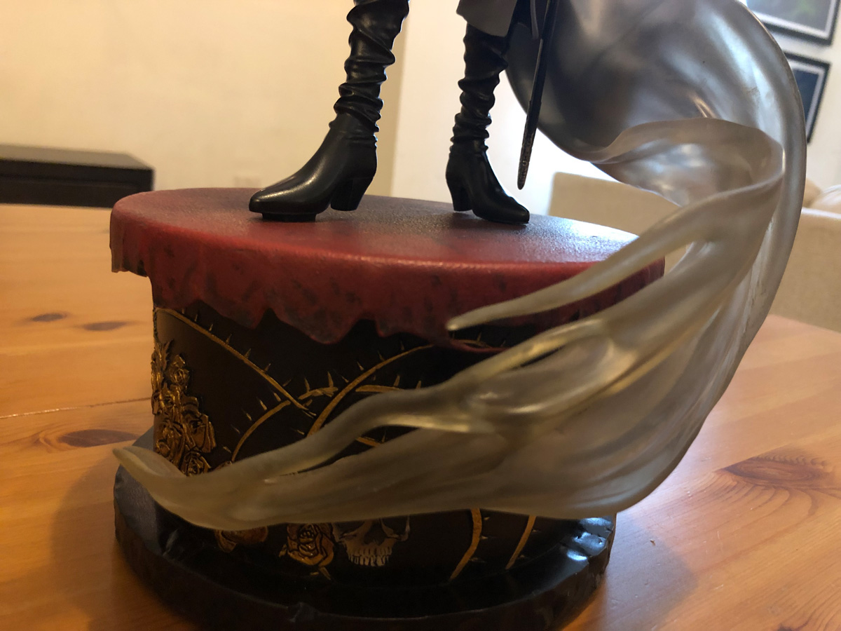 Alucard 16-inch Statue