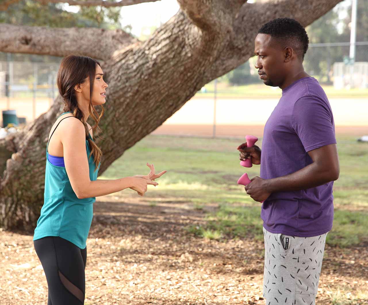 NEW GIRL:  L-R:  Guest star Megan Fox and Lamorne Morris in the "Wig" episode of NEW GIRL airing Tuesday, Feb. 16 (8:00-8:30 PM ET/PT) on FOX.  Â©2016 Fox Broadcasting Co.  Cr:  Adam Taylor/FOX