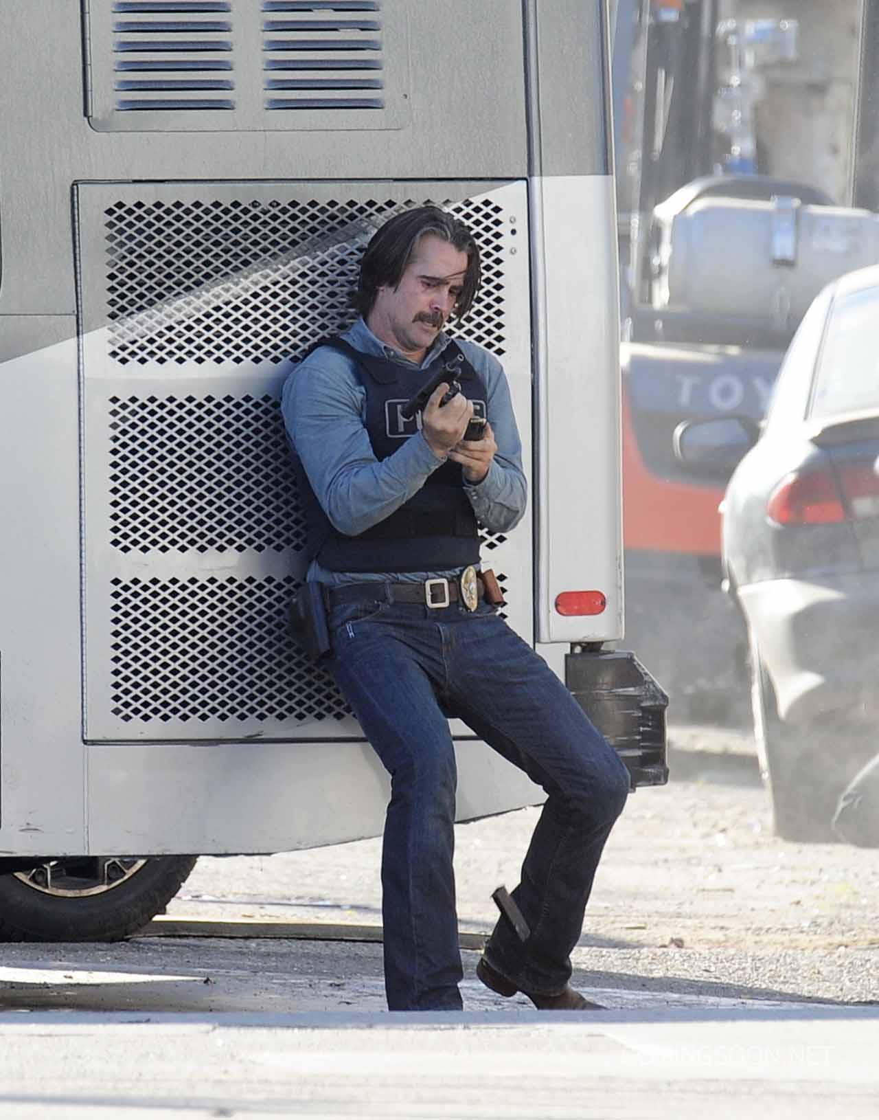 Colin Farrell and Taylor Kitsch gets caught in a tight spot on the set of 