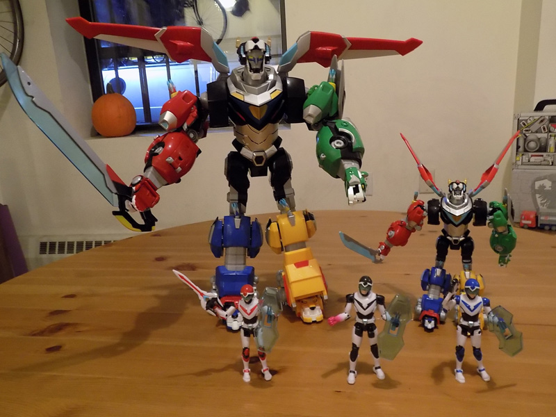 Voltron Legendary Defender Toy Unboxing